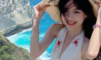 丽柜 - 潘潘的校服作品集大揭秘：这是属于她的那个时代，是否勾起你的回忆？.txt