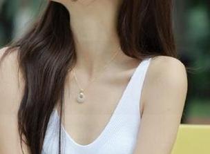丽柜 - 甜甜制服套图分享：在这组写真中感受甜甜的魅惑与制服的冲击.txt