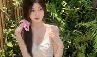 丽柜 - 甜甜的高清白丝作品，梦幻般的细腻与美感尽在其中.txt