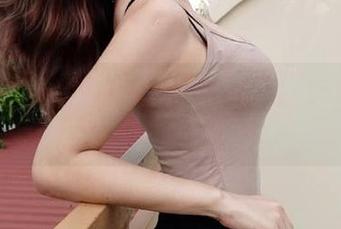 丽柜 - 由美黑白情感写真合集：影像中的深邃思考和无尽遐想.txt