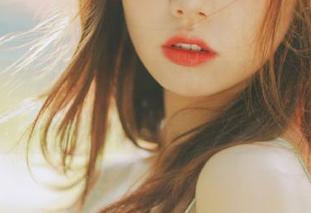 丽柜 - 原图分享：钟晴妹妹的写真展现了青春与活力的完美结合！.txt