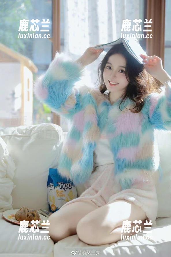 丽柜 - 雪糕与网络丽人：写真资源合集，展现自嘲中的真实与趣味！.txt