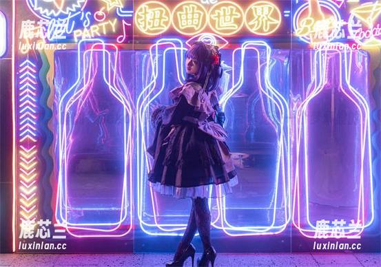 九九八吖的“neko”高清作品分享，带你走进一个梦幻般的视觉盛宴.txt
