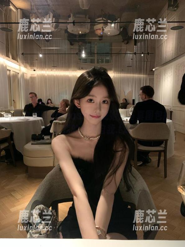 当九柒喵unleashed龙姬：写真图包揭示我的真实自我.txt