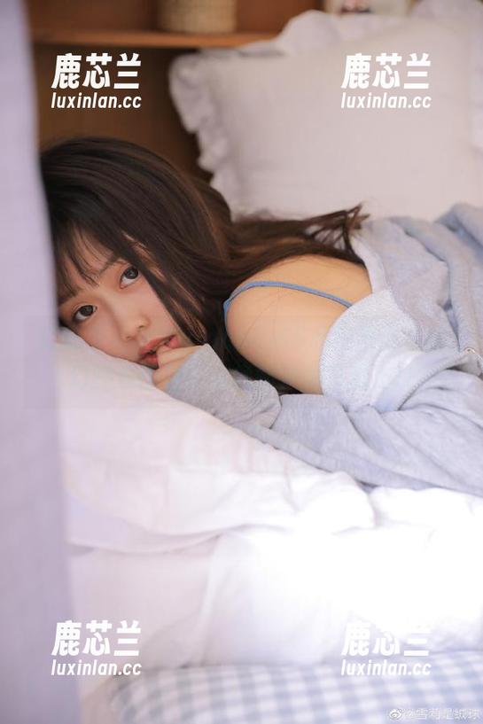 微密圈 - 俏妞qiaoniu66私拍精选，梦幻睡衣图包带你领略她的日常.txt
