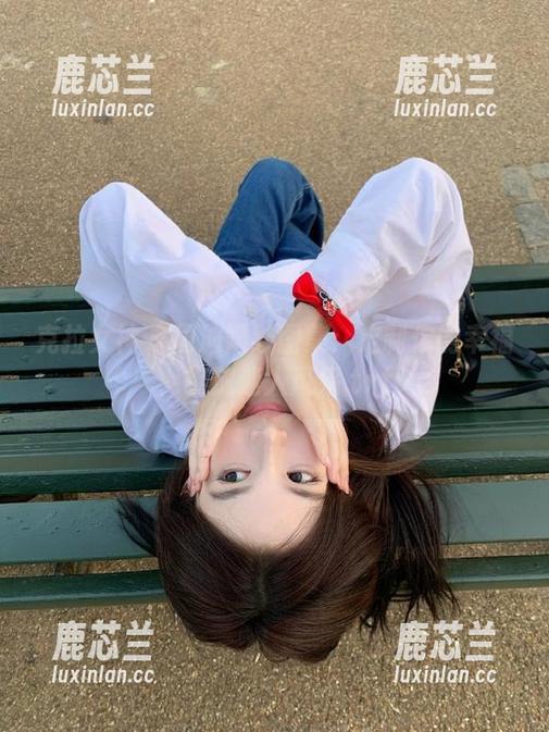 克拉女神 - 周迪婚纱图集：定制你的幸福，绽放迷人风采.txt
