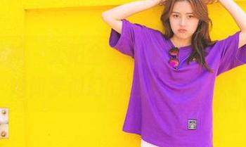 克拉女神 - 大阳全套礼服写真，图片展示她如梦似幻的迷人气质.txt