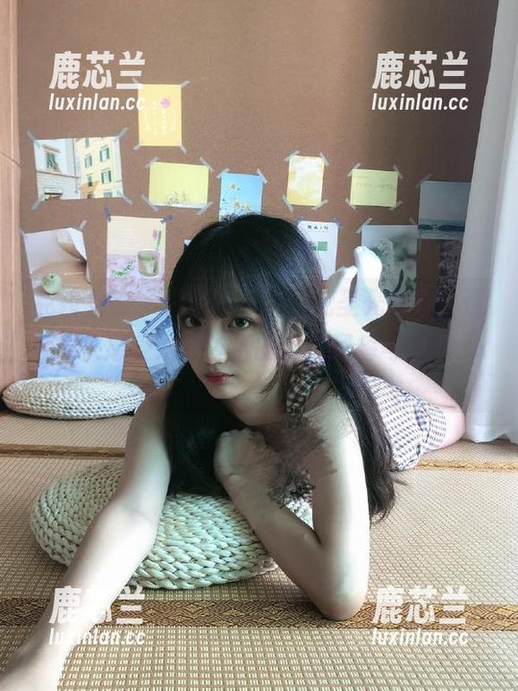 克拉女神-杨暖 克拉女神 - “杨暖自拍”无圣光写真,透过镜头感受她对生活的独特理解与表达.txt