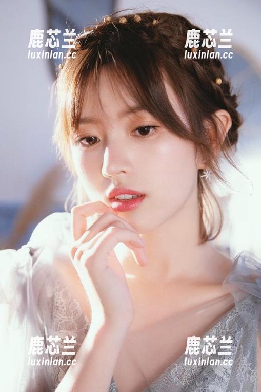克拉女神 - 曝光熙妍：令人心醉的长腿高清图片，瞬间点燃你的灵感.txt