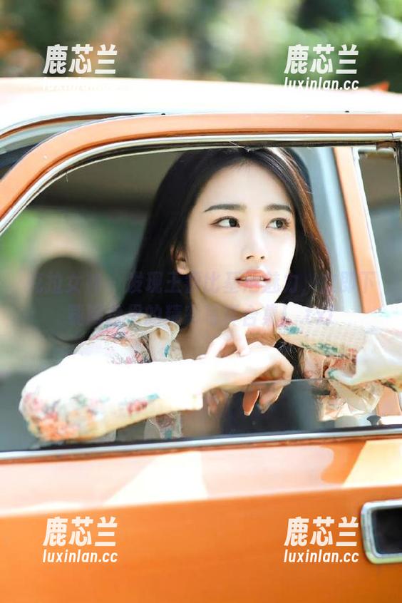 克拉女神 - 发现王睿比基尼魅力，立即下载网盘里的精彩写真合集！.txt