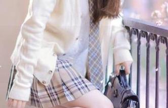 克拉女神 - 百琳短裙高清写真分享，捕捉夏日轻盈的魅力风情.txt
