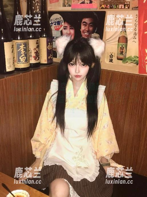 克拉女神-菲菲 克拉女神 - 菲菲空姐写真精彩瞬间,高清图片原图带你体验不一样的空乘生活!.txt