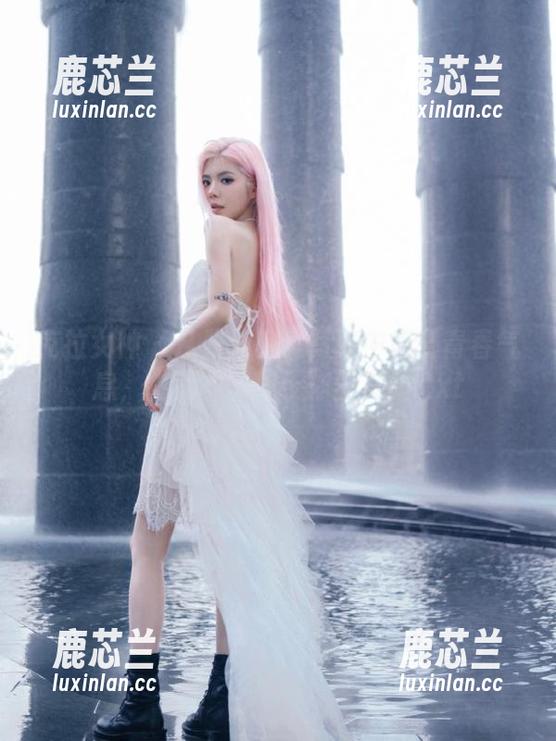 克拉女神 - 从雅楠少女写真中感受青春气息，立即下载属于你的美！.txt
