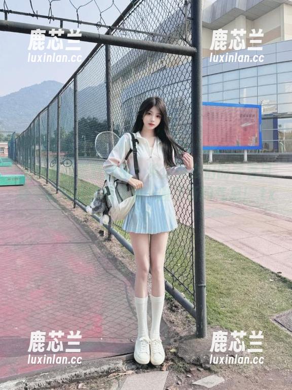 兔玩映画最新图册：纯真少女们的青春风暴，瞬间让你感受到一股清新的气息！.txt