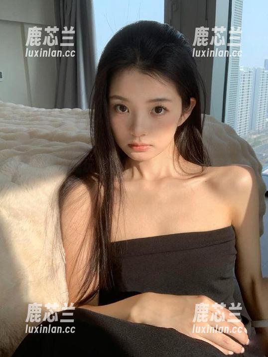 一起体验兔玩映画的小女友，原图图包只为你呈现.txt