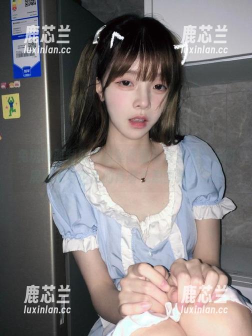 兔玩映画制服裙白丝靓丽写真合集，为您展现无与伦比的青春气息图集！.txt