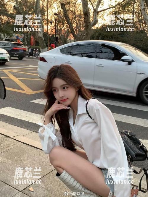 最新写真集欣赏：兔玩映画带来的“女枪”绝美形象解析.txt