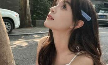 精选蓝色女仆写真，兔玩映画带你领略可爱与优雅的完美结合.txt