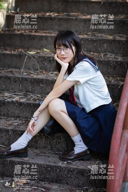 趣味与性感结合，兔玩映画短体操服写真美图一次看个够.txt