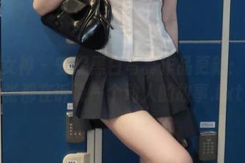 初夏女神 - 安妮黑白写真作品更新:每一张都在诉说一个动人的故事.txt