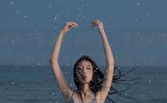 初夏女神 - 柒柒携手厨娘,私房美图展现美食与艺术的完美结合.txt