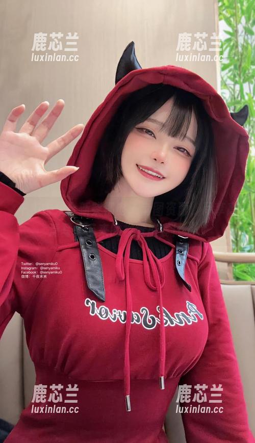 千夜未来全新柴郡电子套图资源，尽享高清写真带来的视觉盛宴！.txt