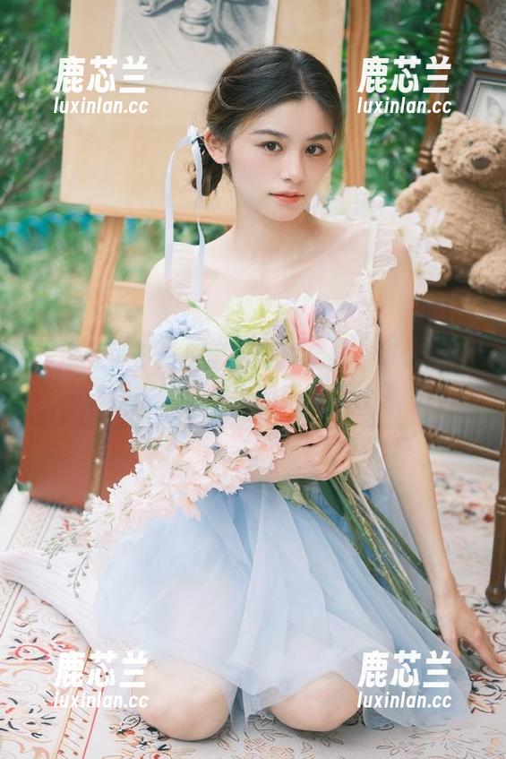 探索可可小白兔蕾丝写真合集，带你感受唯美与魅力的盛宴.txt
