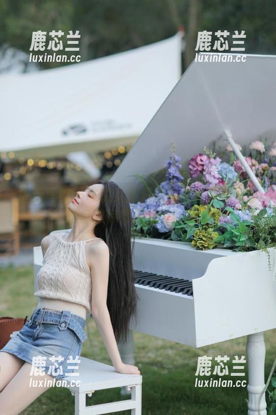 唐韵写真-静儿 唐韵写真 - 谁说女仆只能服务?静儿全套图包教你如何逆袭!.txt