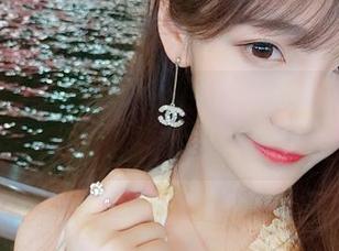 啾小妍Deer的专属私房花嫁图包,探寻每一处细腻的婚纱之美.txt