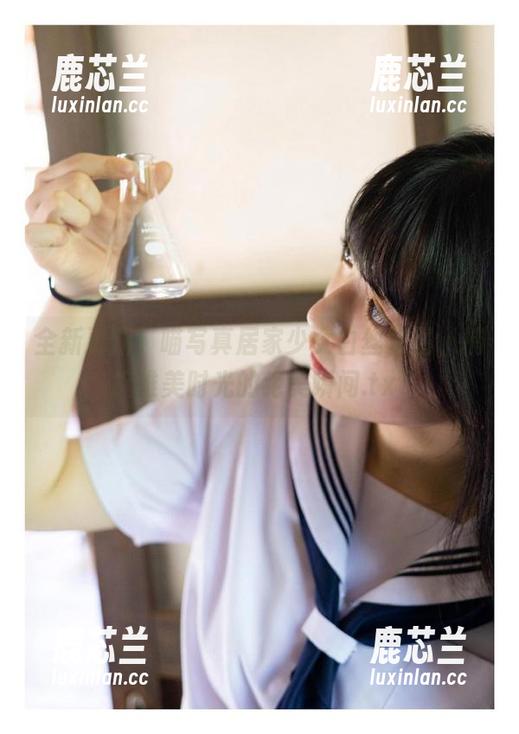 全新更新！喵写真居家少女白丝套图，捕捉唯美时光的绝美瞬间.txt