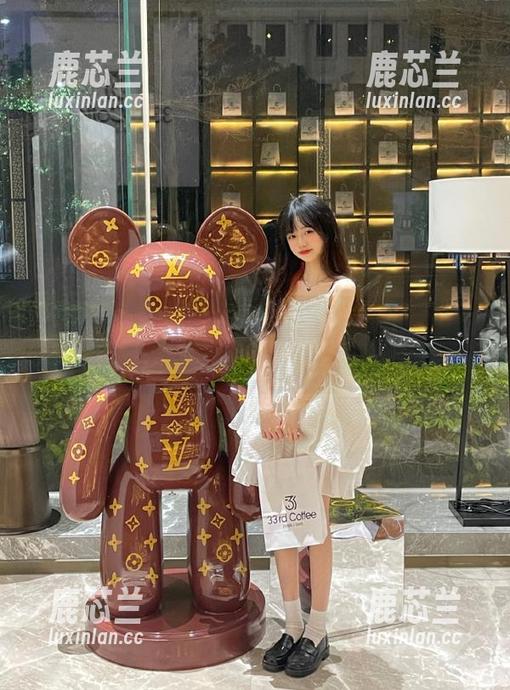 嗲囡囡 - 赶快来看看夏笑笑Summer的免费自拍套图，体验甜美瞬间！.txt