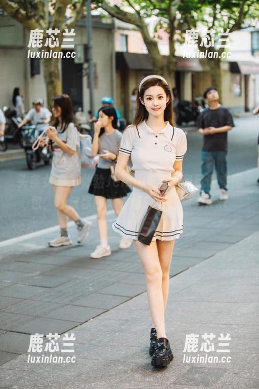 头条女神-JennyR 头条女神 - 体验JennyR全套和风诱惑图包,释放你的浪漫情怀与想象力.txt