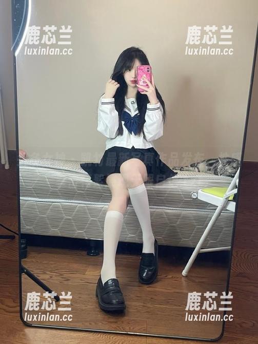 头条女神 - 凯竹最新写真作品发布，性感拳击花絮展现无限自信.txt