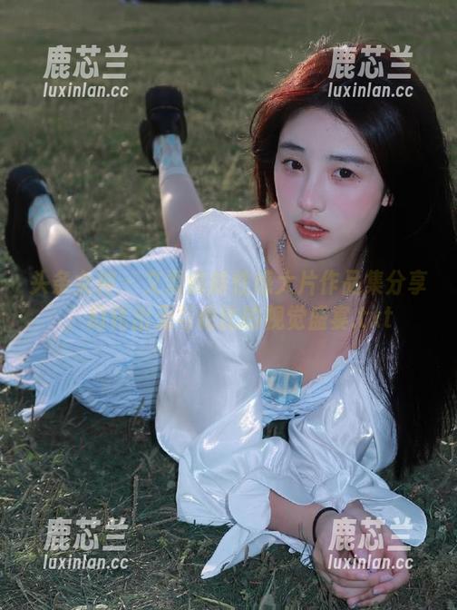 头条女神 - 文雪最新性感大片作品集分享，幻化出无与伦比的视觉盛宴.txt