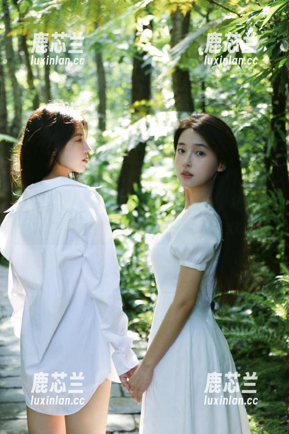 头条女神 - 把油亮与无圣光结合，杨曼妮的美图作品令人心动不已！.txt