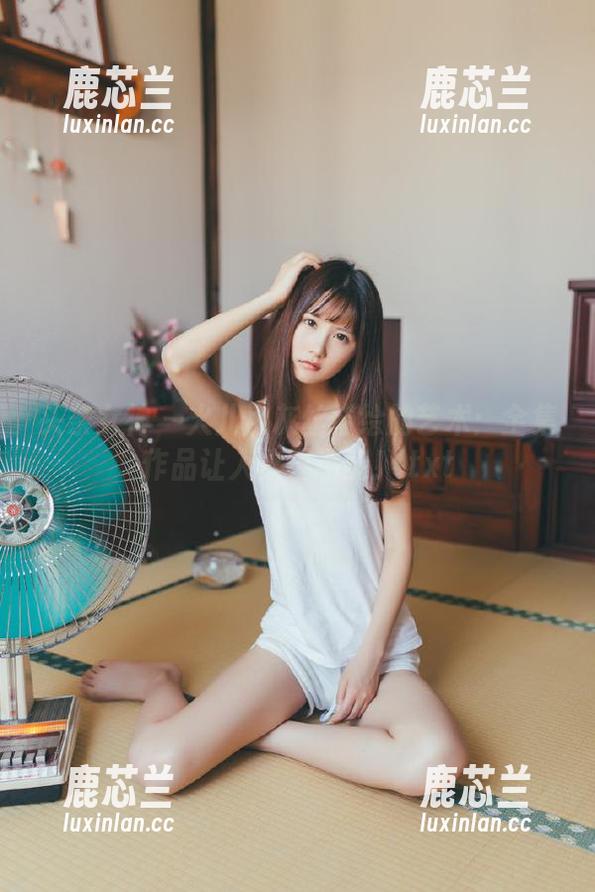 头条女神 - 火儿用灰丝描绘的艺术：全集作品让人欲罢不能！.txt