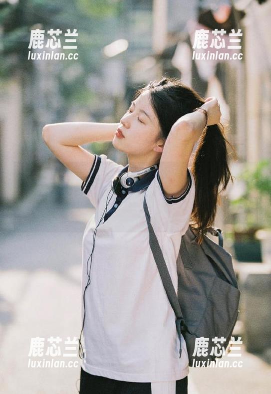 头条女神 - 体操服下的王竹：一场视觉盛宴，免费下载美图，尽享青春的无限可能！.txt