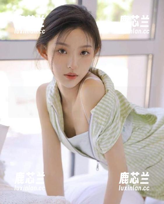 头条女神 - 一起欣赏神琦泽步的黑色美图分享，开启灵感无限的旅程！.txt