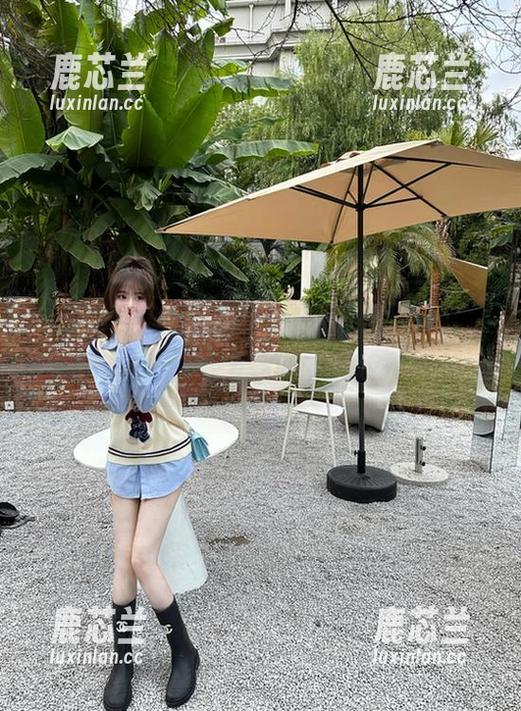 头条女神 - 在美纳子的温柔套图作品中，找寻那份久违的宁静.txt