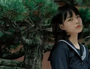头条女神 - 语溪黑色写真图包：让黑色成为永恒的时尚元素.txt