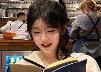 奈汐酱Nice白丝精选作品集：用镜头讲述她独特故事与风情的艺术旅程.txt