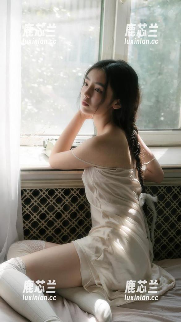 奔跑的晶骡儿 微密圈 - 来看奔跑的晶骡儿的高清作品,红色吊带丝袜下的自信与俏皮.txt