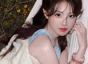 妖精社 - 李佳儿高跟鞋写真大赏：那些令人心动的原图瞬间！.txt