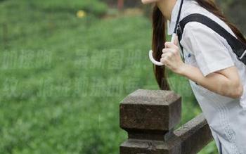 学妹加速跑 - 最新图册：思甜倾情演绎豹纹，捕捉潮流的每一瞬间！.txt