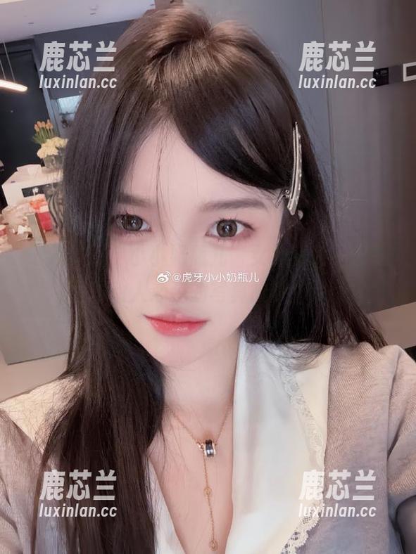 下载观看“小小奶瓶儿”女神图包，发现那些动人心弦的写真故事！.txt