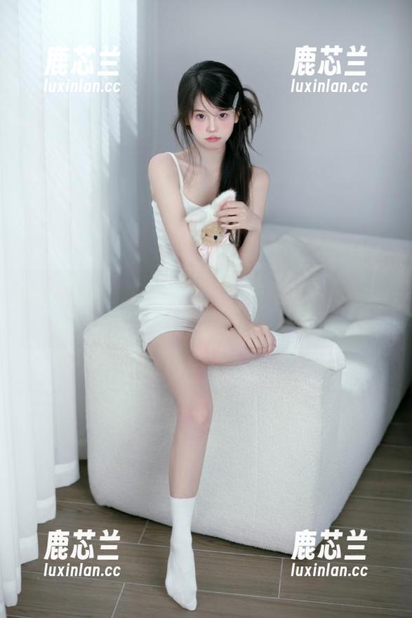 小萌子 微密圈 - 小萌子魅力黑色丝袜写真合集,探索她的时尚与艺术魅力之旅.txt