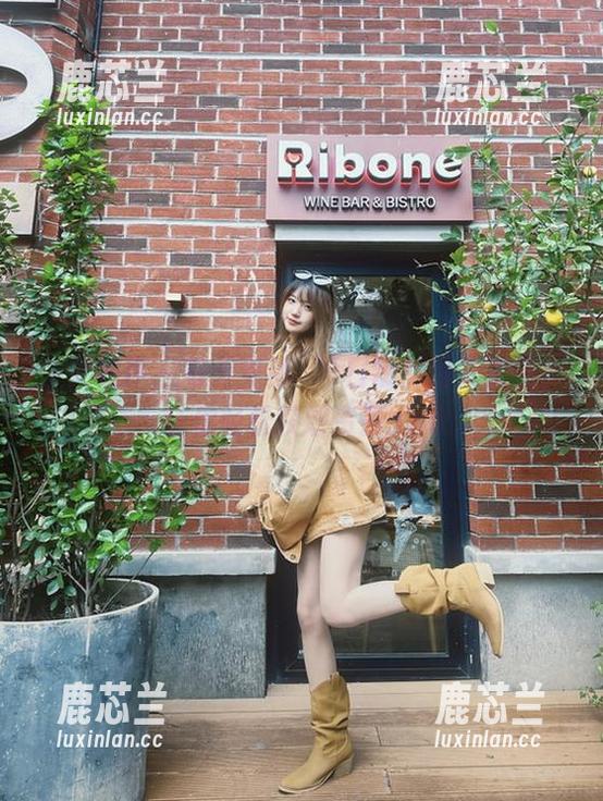 少女秩序 - 每天更新晞可日常的精美美图，让你轻松获取资源.txt