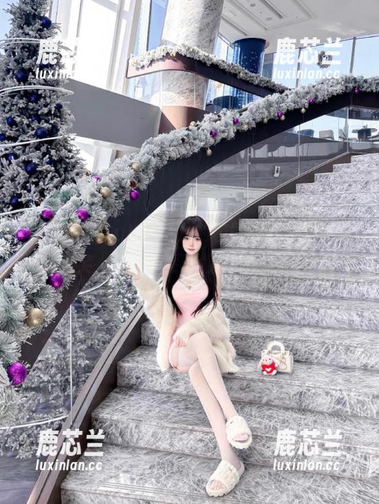 尤果网 - Sukki可儿的校园故事，让我忍不住微笑，快来观看这组写真合集吧！.txt