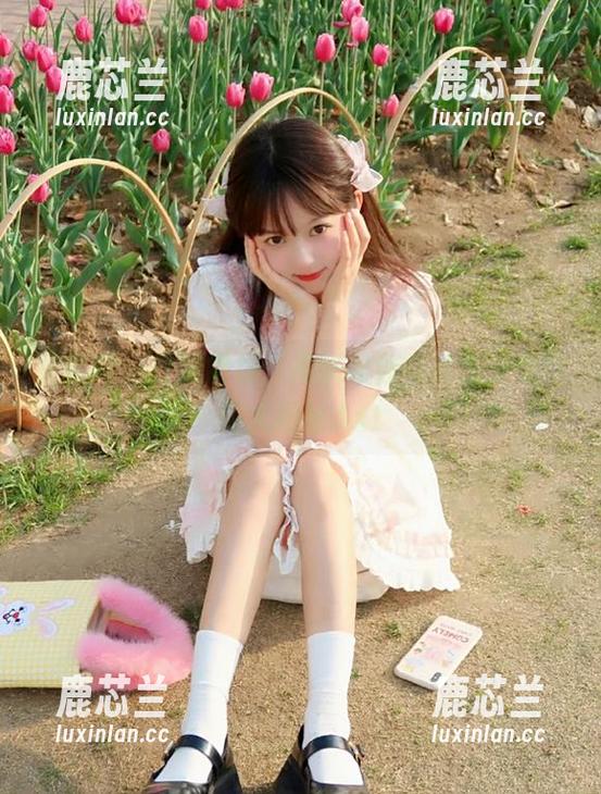 尤果网 - 打破常规，周妍希独特私拍少女作品大揭秘.txt