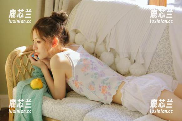 尤果网 - 孟狐狸少女写真高清图包，镜头下的宁静与温柔.txt